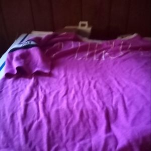 Woman's name brand t shirt